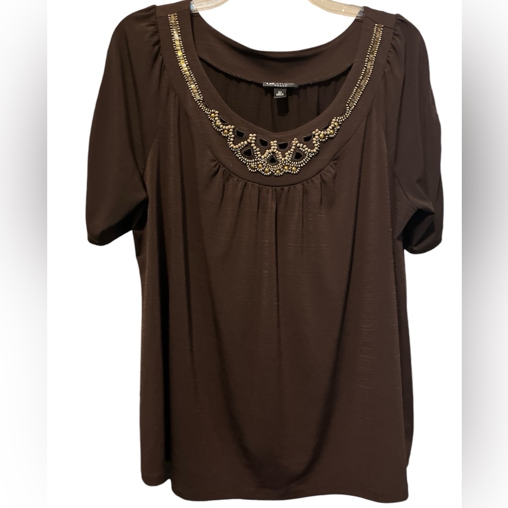 I.N. Studio Woman Decorative neckline brown blouse / size 3X